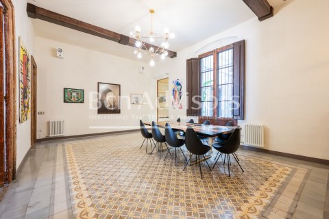 Apartamento de 7 dormitorios en venta en Barcelona, Cataluña, Spain № 2857 - foto 17