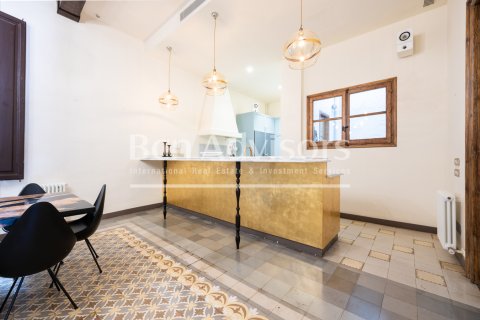 Apartamento de 7 dormitorios en venta en Barcelona, Cataluña, Spain № 2857 - foto 16