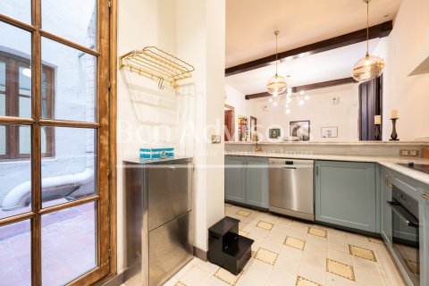 Apartamento de 7 dormitorios en venta en Barcelona, Cataluña, Spain № 2857 - foto 14