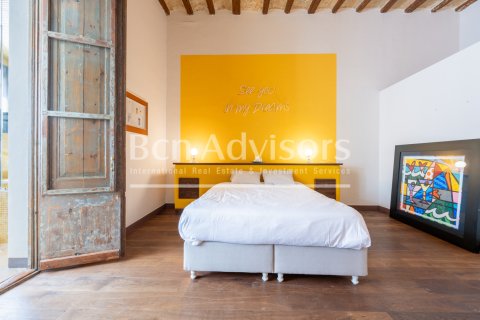 Apartamento de 7 dormitorios en venta en Barcelona, Cataluña, Spain № 2857 - foto 19