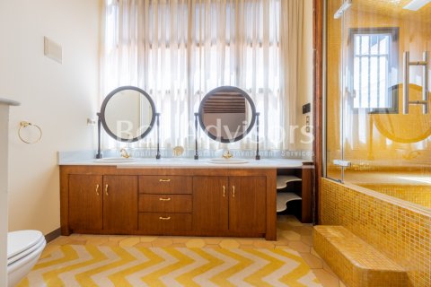 Apartamento de 7 dormitorios en venta en Barcelona, Cataluña, Spain № 2857 - foto 25