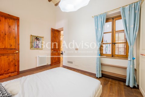 Apartamento de 7 dormitorios en venta en Barcelona, Cataluña, Spain № 2857 - foto 29