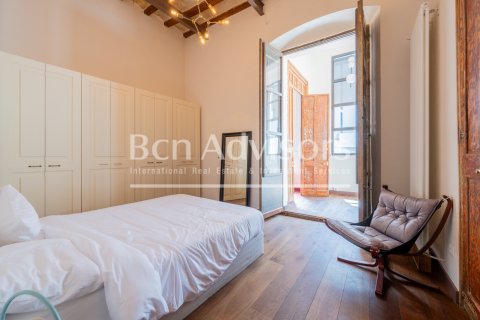 Apartamento de 7 dormitorios en venta en Barcelona, Cataluña, Spain № 2857 - foto 27