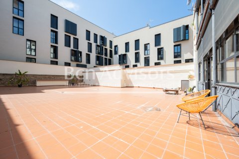 Apartamento de 7 dormitorios en venta en Barcelona, Cataluña, Spain № 2857 - foto 3