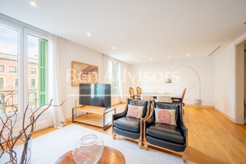 Купить квартиру в Барселона, Испания с 4 спальни, 215м², № 2862 - фото 2
