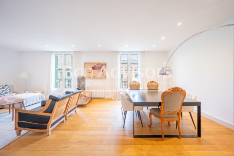 Квартира с 4 спальнями в Барселоне, Каталония, Испания № 2862