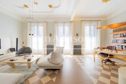 Квартира с 2 спальнями в Барселоне, Каталония, Испания № 2858