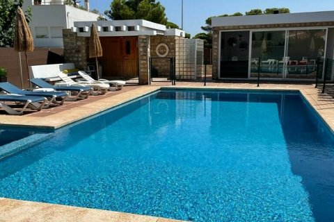 Купить дом в Л'Аметлья-де-Мар, Испания с 5 спален, 266м², № 5090 - фото 2