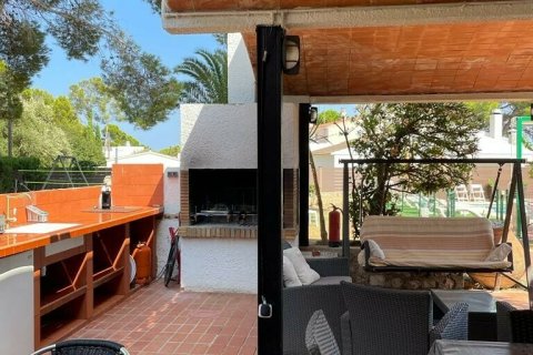 Купить дом в Л'Аметлья-де-Мар, Испания с 5 спален, 266м², № 5090 - фото 17