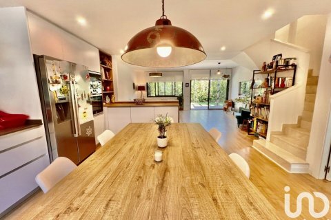 Купить дом в Сан-Андреу-де-Льяванерес, Испания с 5 спален, 250м², № 5089 - фото 2