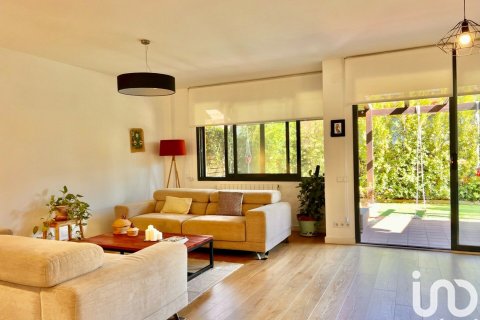 Купить дом в Сан-Андреу-де-Льяванерес, Испания с 5 спален, 250м², № 5089 - фото 4