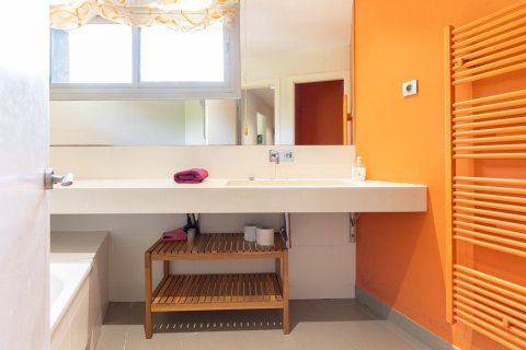 Купить дом в Сан-Кугат-дель-Вальес, Испания с 6 комнат, № 1429 - фото 28