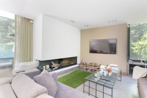 Купить дом в Сан-Кугат-дель-Вальес, Испания с 6 комнат, № 1429 - фото 7