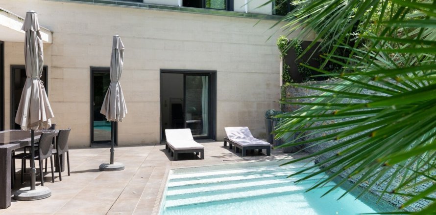 Дом с 5 спальнями в Сан-Кугат-дель-Вальесе, Барселона, Каталония, Испания № 1429