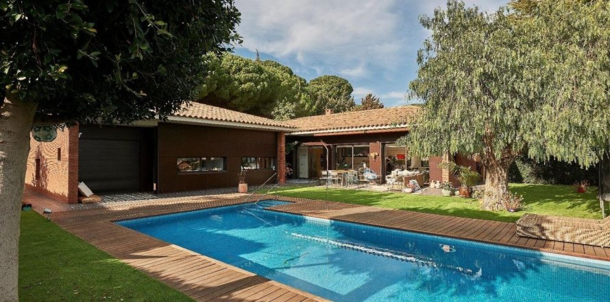 Дом с 5 спальнями в Сан-Висенсе де Монтальте, Барселона, Каталония, Испания № 1426