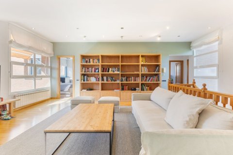 Купить дом в Сан-Кугат-дель-Вальес, Испания с 5 комнат, № 1430 - фото 16