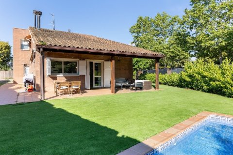 Купить дом в Сан-Кугат-дель-Вальес, Испания с 5 комнат, № 1430 - фото 3