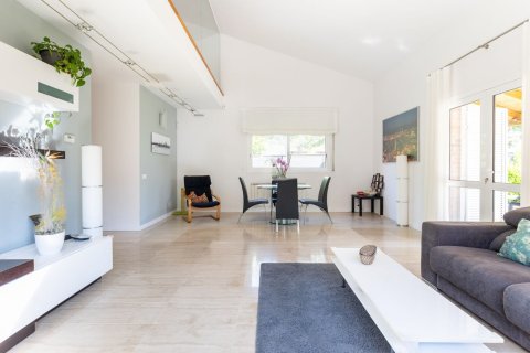 Купить дом в Сан-Кугат-дель-Вальес, Испания с 5 комнат, № 1430 - фото 4