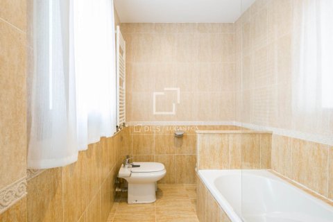 Снять в аренду виллу в Кастельдефельс, Испания с 5 спален, 302м², № 6467 - фото 7