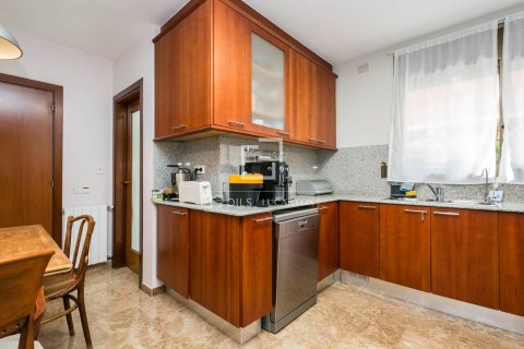 Снять в аренду виллу в Кастельдефельс, Испания с 5 спален, 302м², № 6467 - фото 21