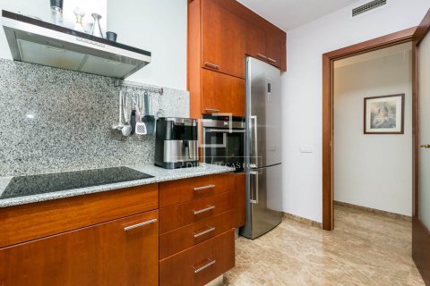 Снять в аренду виллу в Кастельдефельс, Испания с 5 спален, 302м², № 6467 - фото 22