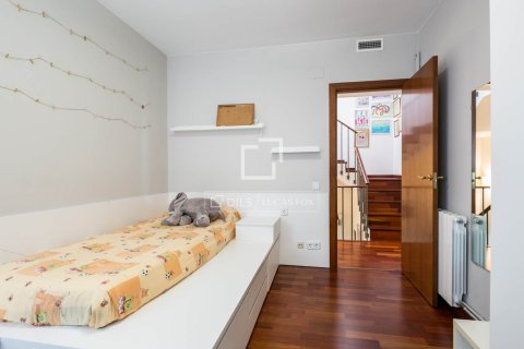 Снять в аренду виллу в Кастельдефельс, Испания с 5 спален, 302м², № 6467 - фото 9