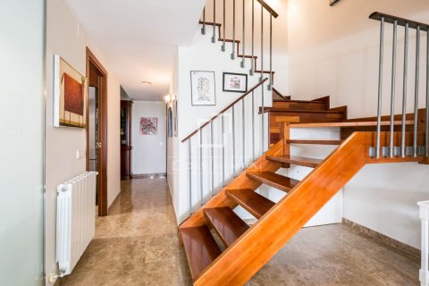 Снять в аренду виллу в Кастельдефельс, Испания с 5 спален, 302м², № 6467 - фото 27