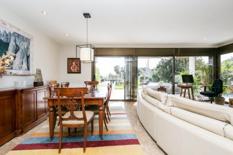 Снять в аренду виллу в Кастельдефельс, Испания с 5 спален, 302м², № 6467 - фото 28