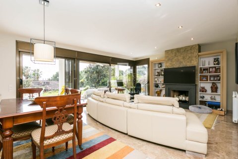 Снять в аренду виллу в Кастельдефельс, Испания с 5 спален, 302м², № 6467 - фото 29