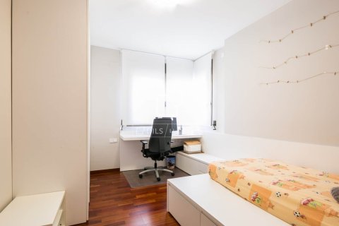 Снять в аренду виллу в Кастельдефельс, Испания с 5 спален, 302м², № 6467 - фото 8