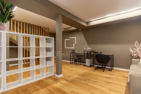 Снять в аренду виллу в Эсплугес-де-Льобрегат, Испания с 3 спальни, 240м², № 6466 - фото 9