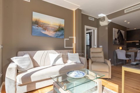 Снять в аренду виллу в Эсплугес-де-Льобрегат, Испания с 3 спальни, 240м², № 6466 - фото 28