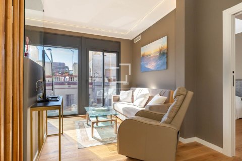 Снять в аренду виллу в Эсплугес-де-Льобрегат, Испания с 3 спальни, 240м², № 6466 - фото 19