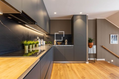 Снять в аренду виллу в Эсплугес-де-Льобрегат, Испания с 3 спальни, 240м², № 6466 - фото 25