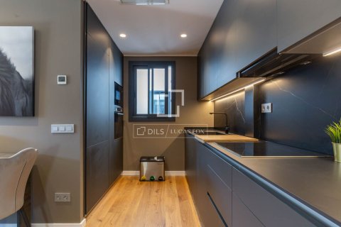 Снять в аренду виллу в Эсплугес-де-Льобрегат, Испания с 3 спальни, 240м², № 6466 - фото 24