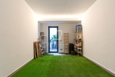 Снять в аренду виллу в Эсплугес-де-Льобрегат, Испания с 3 спальни, 240м², № 6466 - фото 23