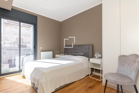 Снять в аренду виллу в Эсплугес-де-Льобрегат, Испания с 3 спальни, 240м², № 6466 - фото 30