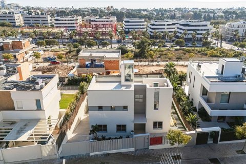 Купить дом в Ситжес, Испания с 6 комнат, 561м², № 6471 - фото 4