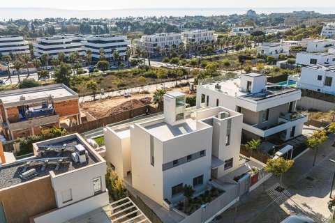 Купить дом в Ситжес, Испания с 6 комнат, 561м², № 6471 - фото 3