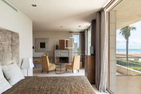 Снять в аренду виллу в Гава, Испания с 6 спален, 800м², № 6470 - фото 15