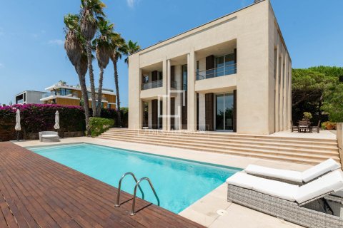 Снять в аренду виллу в Гава, Испания с 6 спален, 800м², № 6470 - фото 3