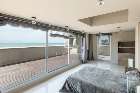 Снять в аренду виллу в Гава, Испания с 6 спален, 800м², № 6470 - фото 26