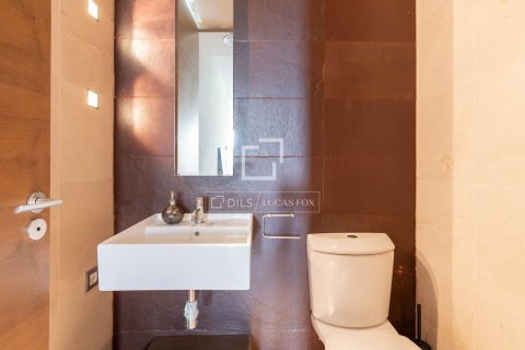 Снять в аренду виллу в Гава, Испания с 6 спален, 800м², № 6470 - фото 27