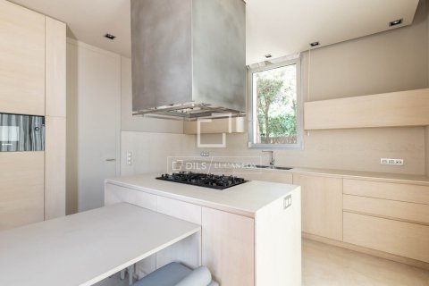 Снять в аренду виллу в Гава, Испания с 6 спален, 800м², № 6470 - фото 11