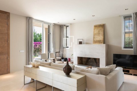 Снять в аренду виллу в Гава, Испания с 6 спален, 800м², № 6470 - фото 8