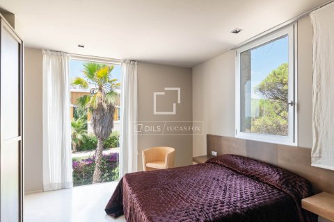 Снять в аренду виллу в Гава, Испания с 6 спален, 800м², № 6470 - фото 12