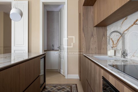 3 chambres apartment à louer à Barcelona, Catalonia, Spain № 6469 - photo 8