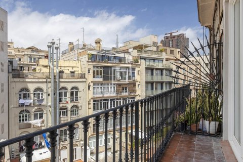 Купить квартиру в Барселона, Испания с 3 спальни, 140м², № 7130 - фото 6