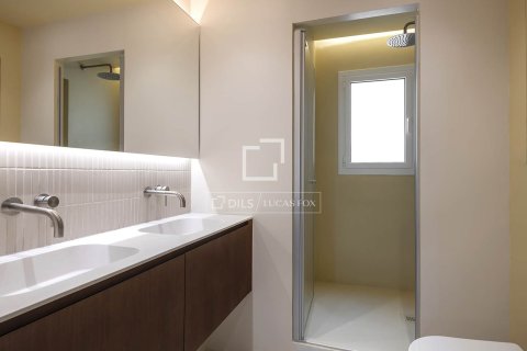 Купить квартиру в Барселона, Испания с 3 спальни, 140м², № 7130 - фото 3