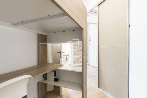 3 bedrooms apartment for sale in Barcelona, Catalonia, Spain № 7127 - photo 13